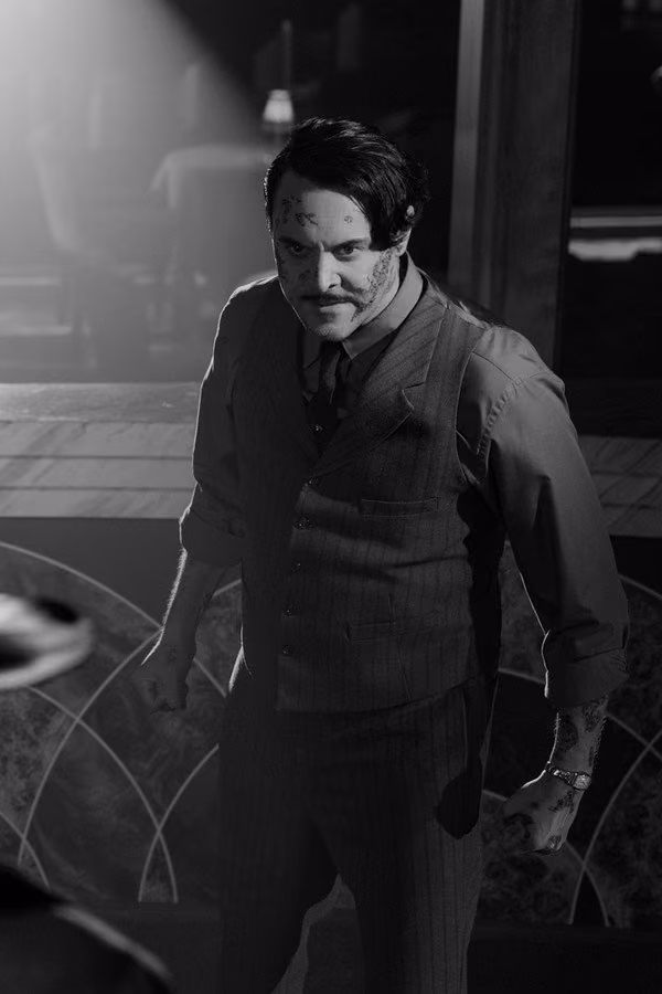 Spider-Noir (Siyah Beyaz)